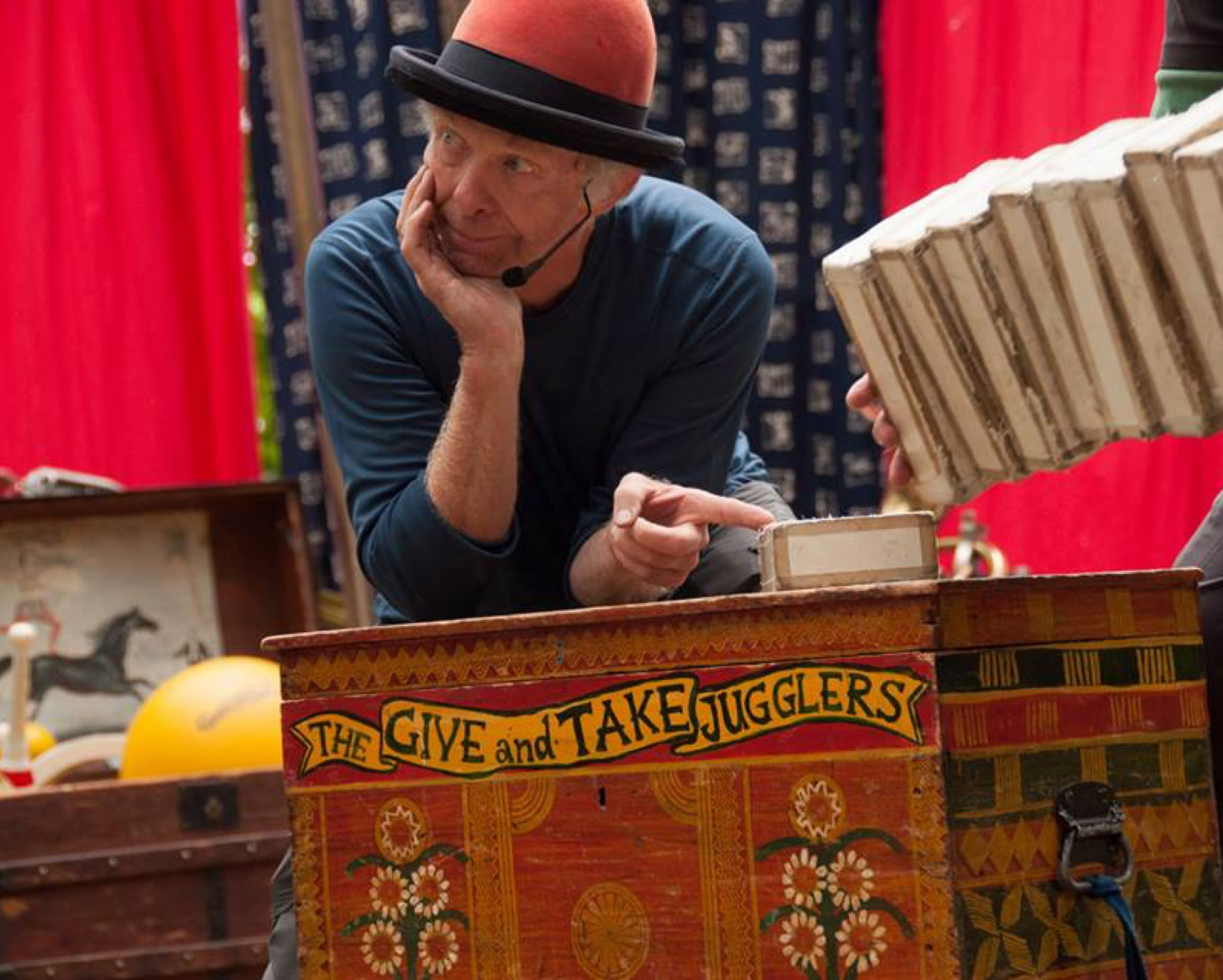 dave pointing to a cigar box